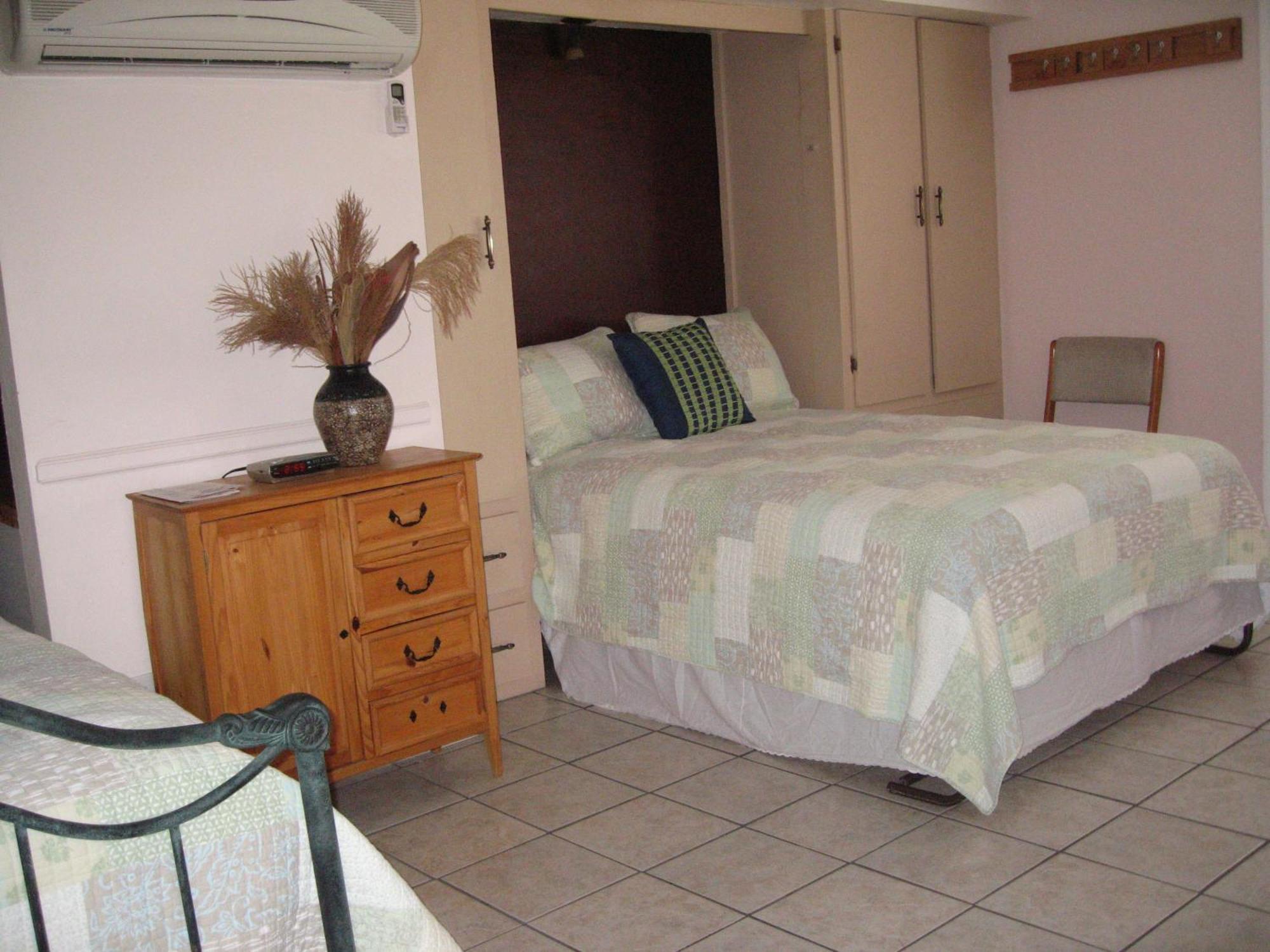 Mon Ami Bed and breakfast 3*